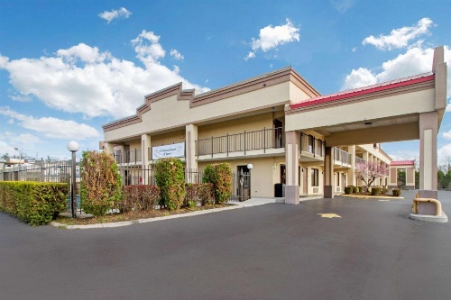 Econo Lodge Lenoir City image 14