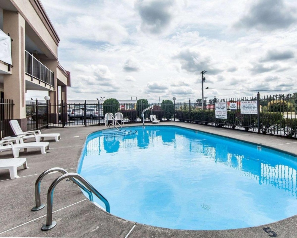 Econo Lodge Lenoir City Image 15